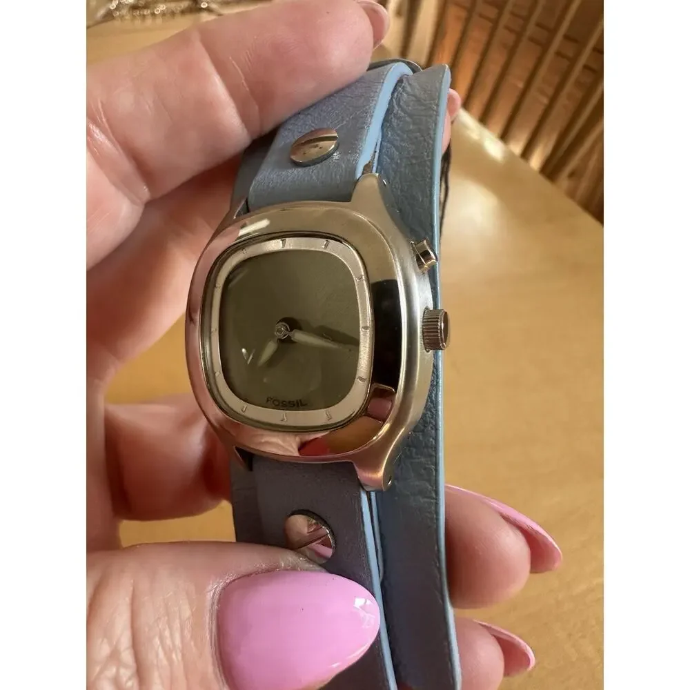NWT FOSSIL BIG-TIC JR-8294 LADIES ANIMATED DIAL WATCH W/BLUE LEATHER Needs Batt